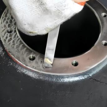 Scratching and grinding of bearing seat3